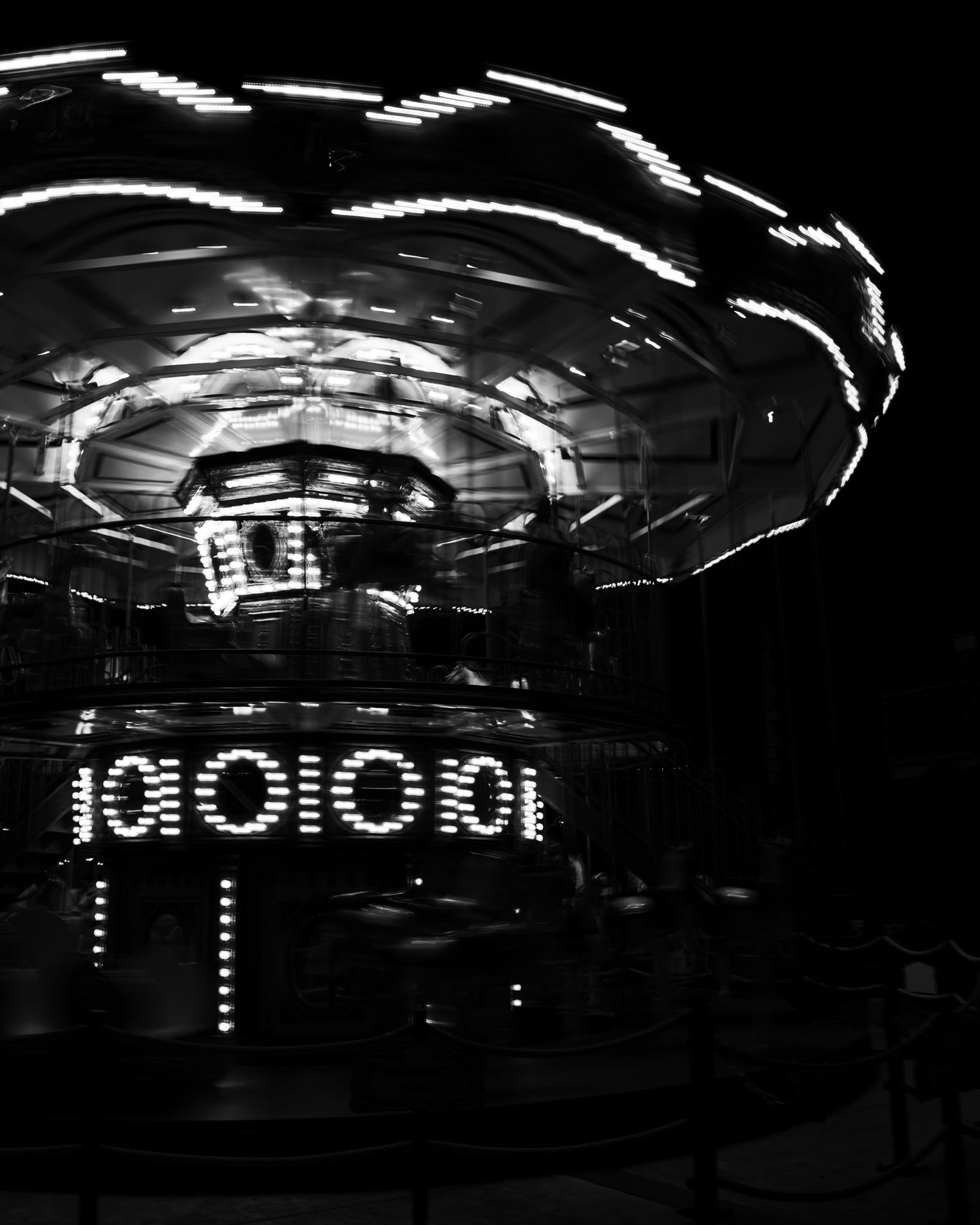 Streets photograph — Frame 32